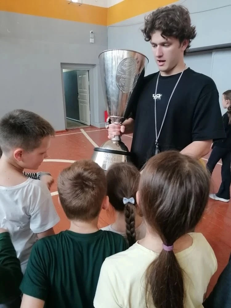 Добрый вечер, из заметок начальника лагеря Лукоморья! 
Сегодня день прошёл в череде мероприятий и ма