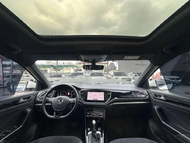 🚗В ПРОДАЖЕ:  Volkswagen T-ROC Facelift 280TSI DSG 4WD Deluxe Intelligent!  • направление: Китай • да
