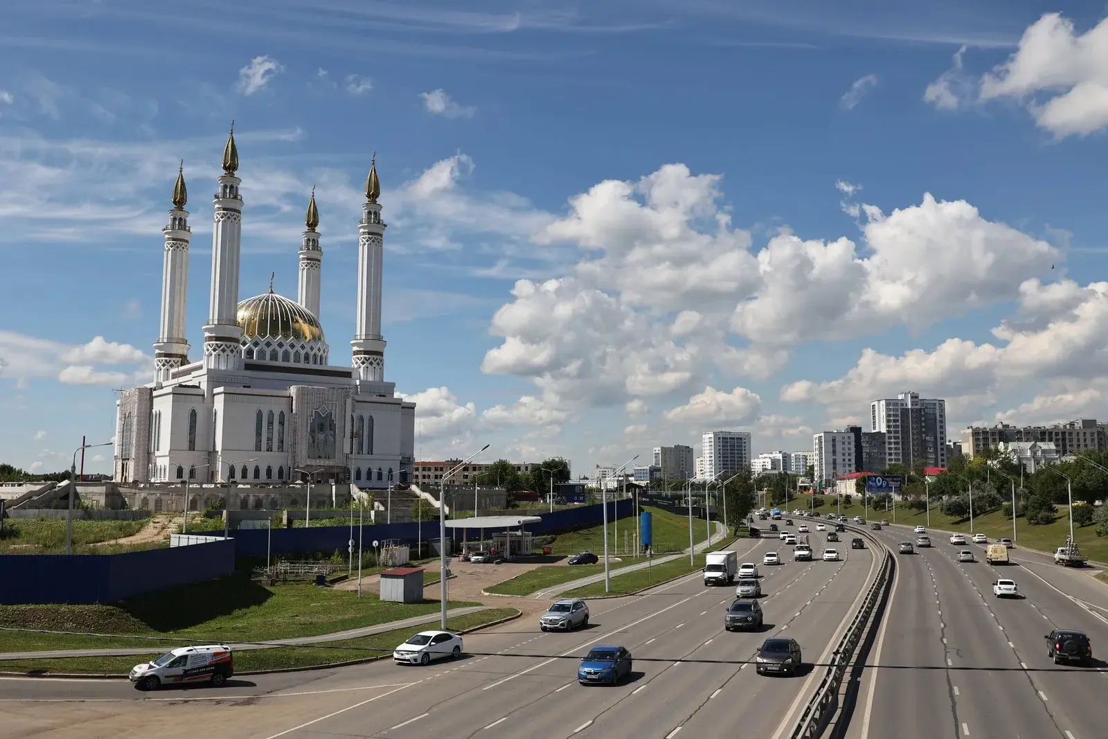 Аллаһка якынаю юллары

Аллаһка Ул сөйгән һәм Ул риза булган юллар аша гына якынаерга мөмкин... https