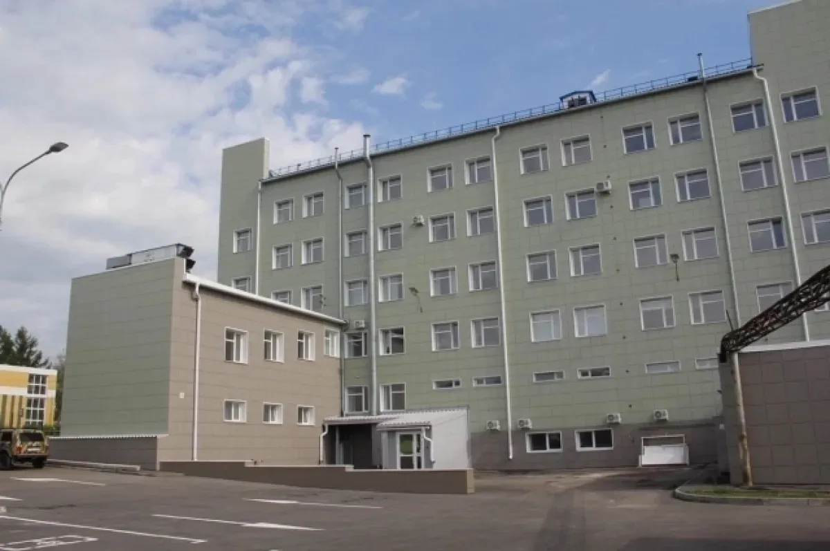Поликлиника на улице Матросова в Барнауле откроется в сентябре.