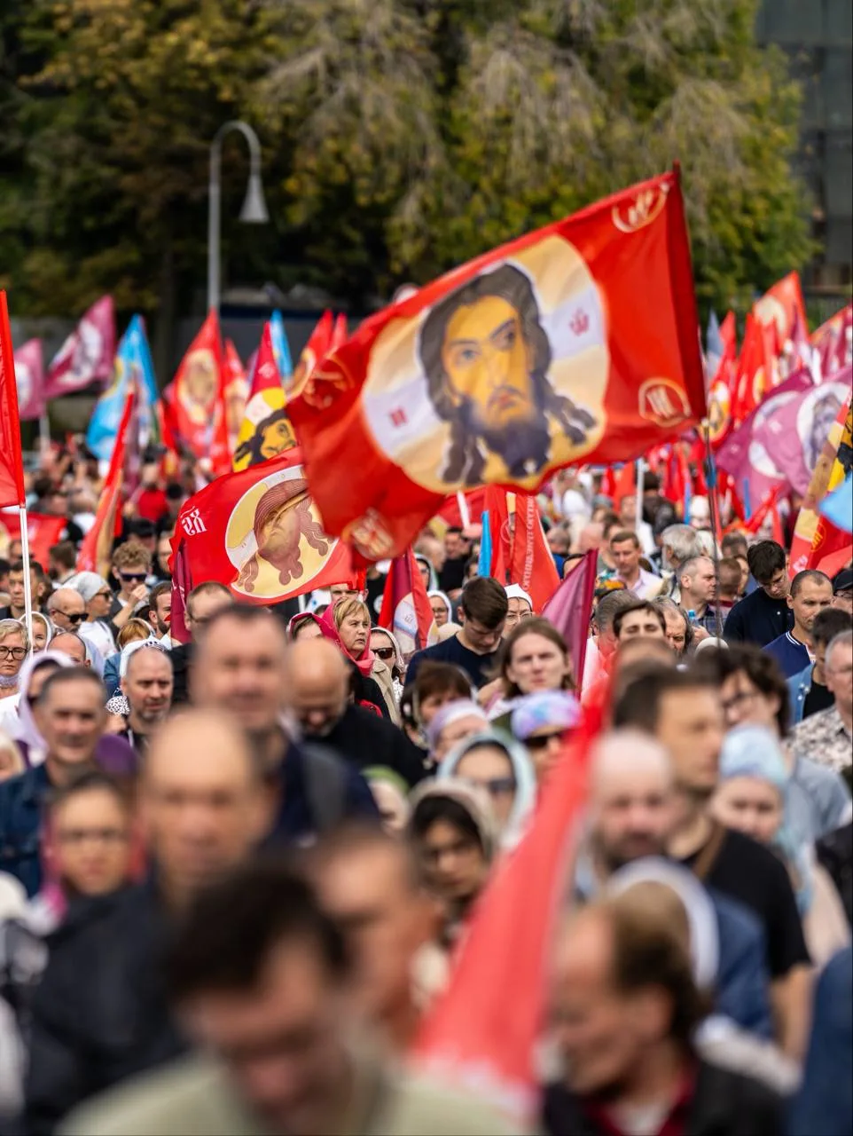 Само существование русского народа связано с зарождением в нем духовной жизни, с усвоен...