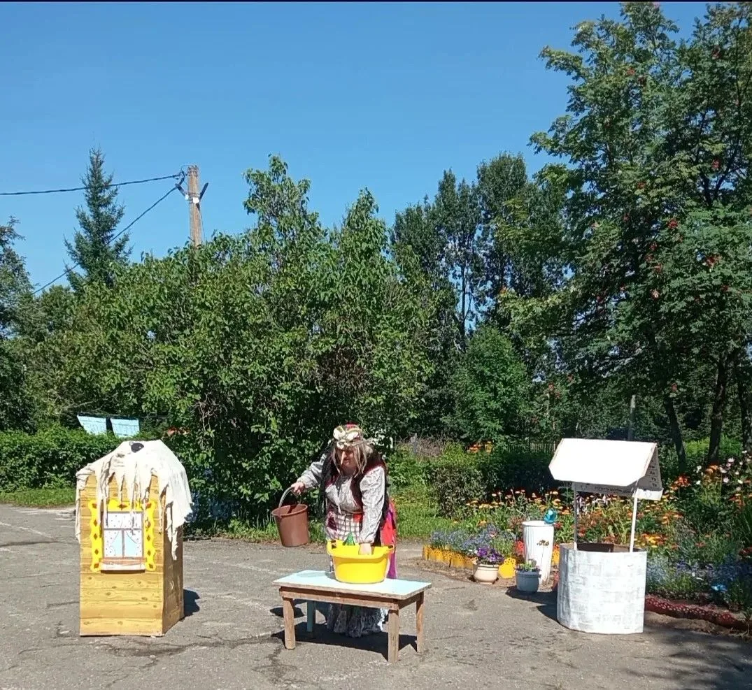 В детском саду "Радость" проходит неделя здоровья.
Тема сегодняшнего развлечения "Чистота - залог зд