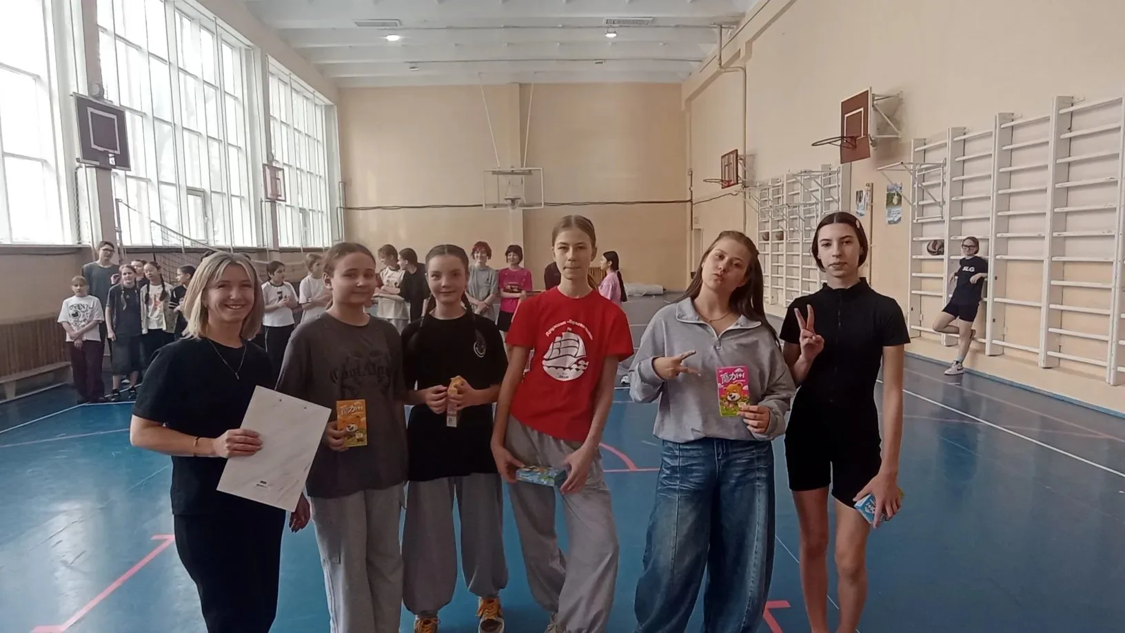 🤸На базе нашей школы с успехом прошло грандиозное спортивно-массовое мероприятие под названием "Ай д