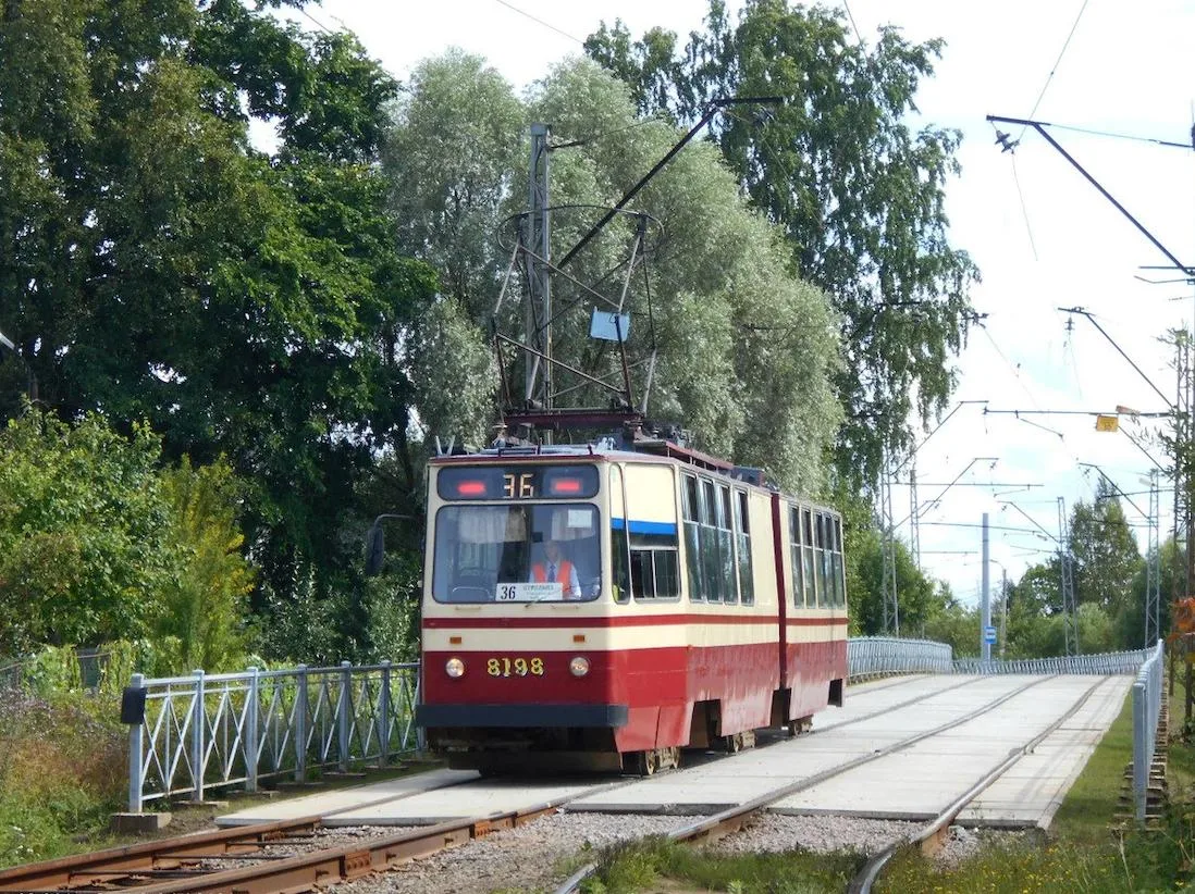 🚋 В Питере есть особенный трамвай №36

Он не просто курсирует по городу, а буквально уносит в приго