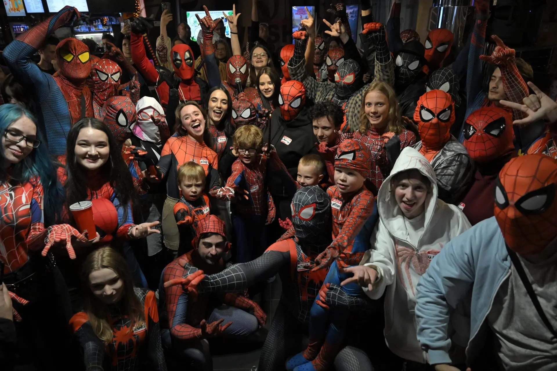 🕷️ В Петербурге прошла сходка Человеков-пауков