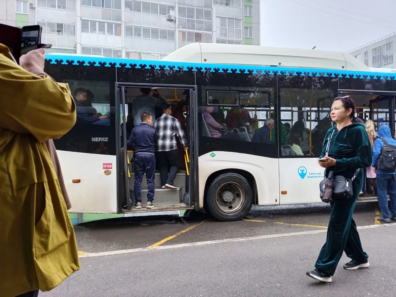 После жалоб уфимцев на старые и тесные автобусы жителям Кузнецовского Затона выделят дв...