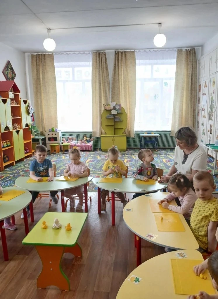 Во 2 младшей группе прошло занятие по художественно - эстетическому  развитие -  лепке ...