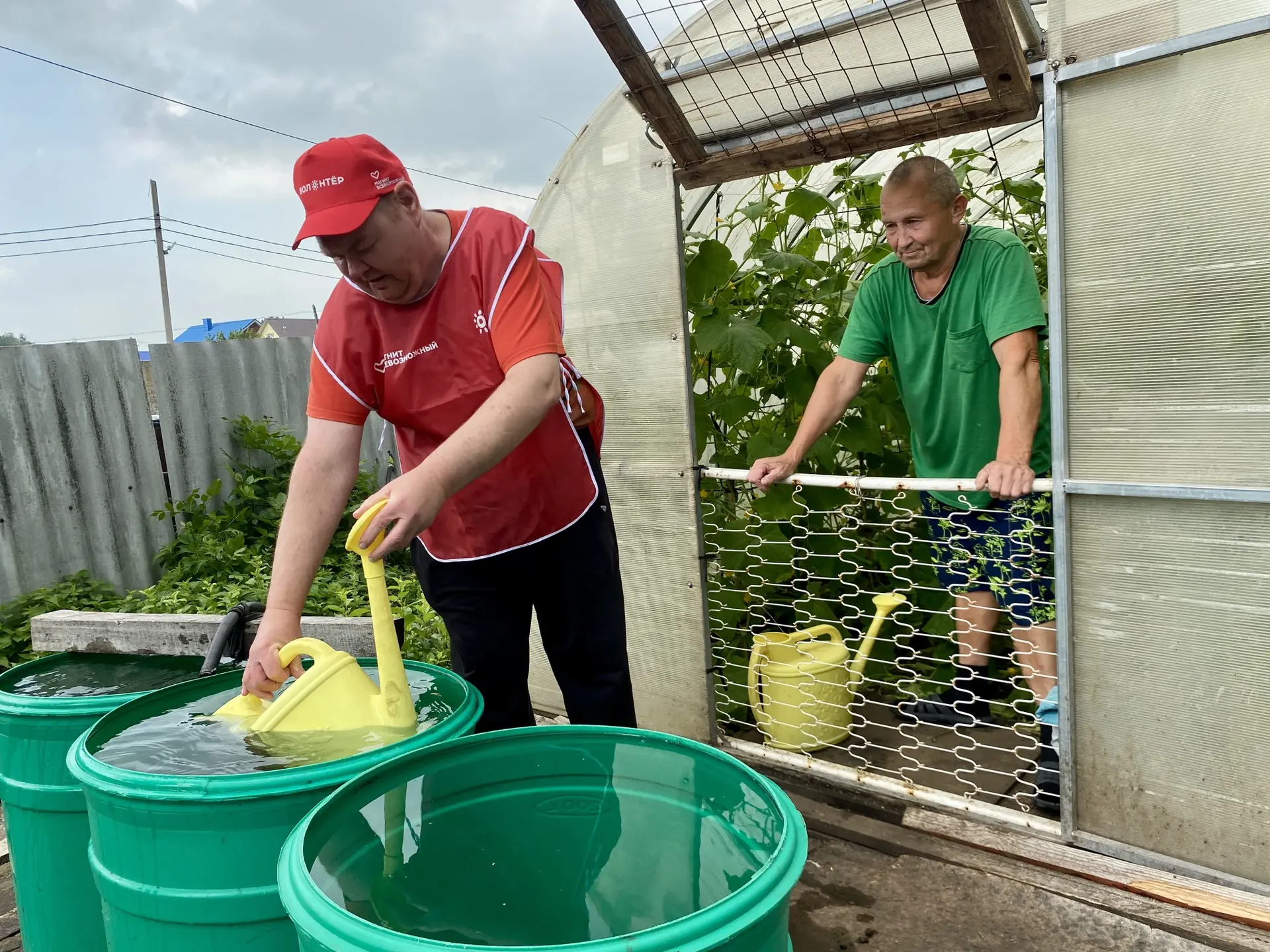 🍅🌿 Огурцы зовут на помощь: День огородника в наших теплицах
 
Сегодня самый что ни на есть праздни