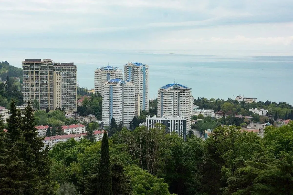 🏖️ Аренда жилья в Сочи подешевела на 10%.
