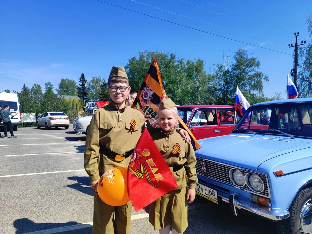 Сегодня, в День Победы, в Уваровском округе проходят праздничные мероприятия. Автопробе...