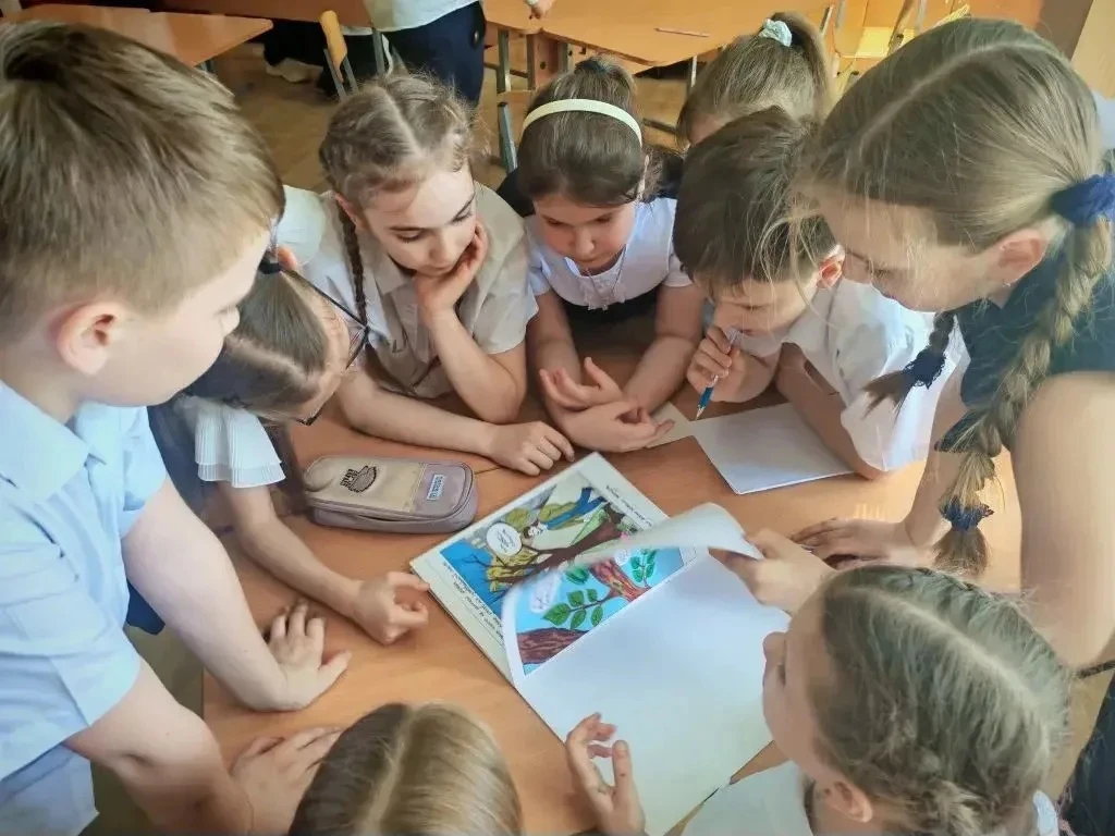 Юннаты экологического отряда «ЮнЭк» ( руководитель учитель географии Жигулина Л.А.)провели для обуча