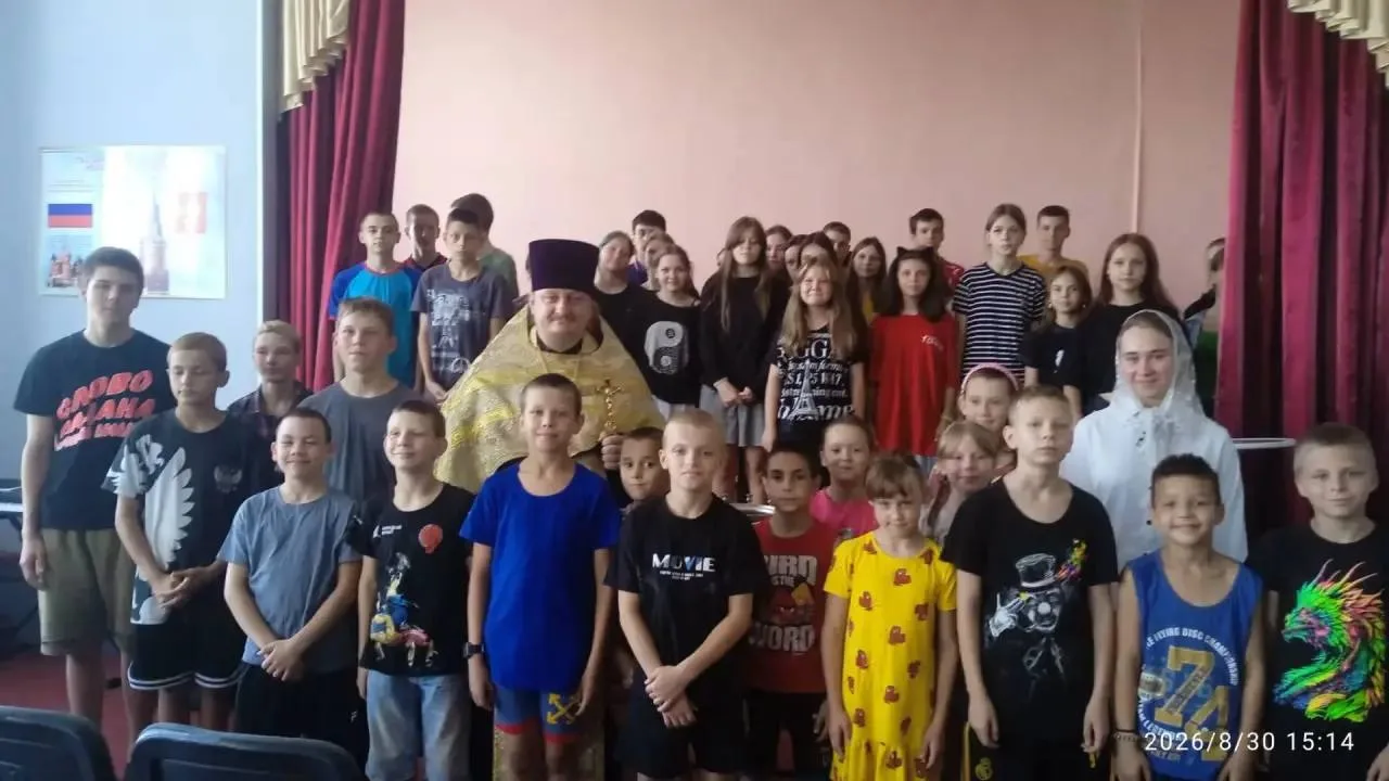 Сегодня в школу‑интернат приехал представитель Свято‑Скорбященского храма — протоиерей ...