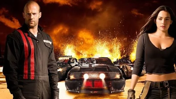 🔥 Смертельная гонка 
🍿 боевик, триллер, фантастика 

📊 7.0

🗨️ Действие происходит в недалеком б