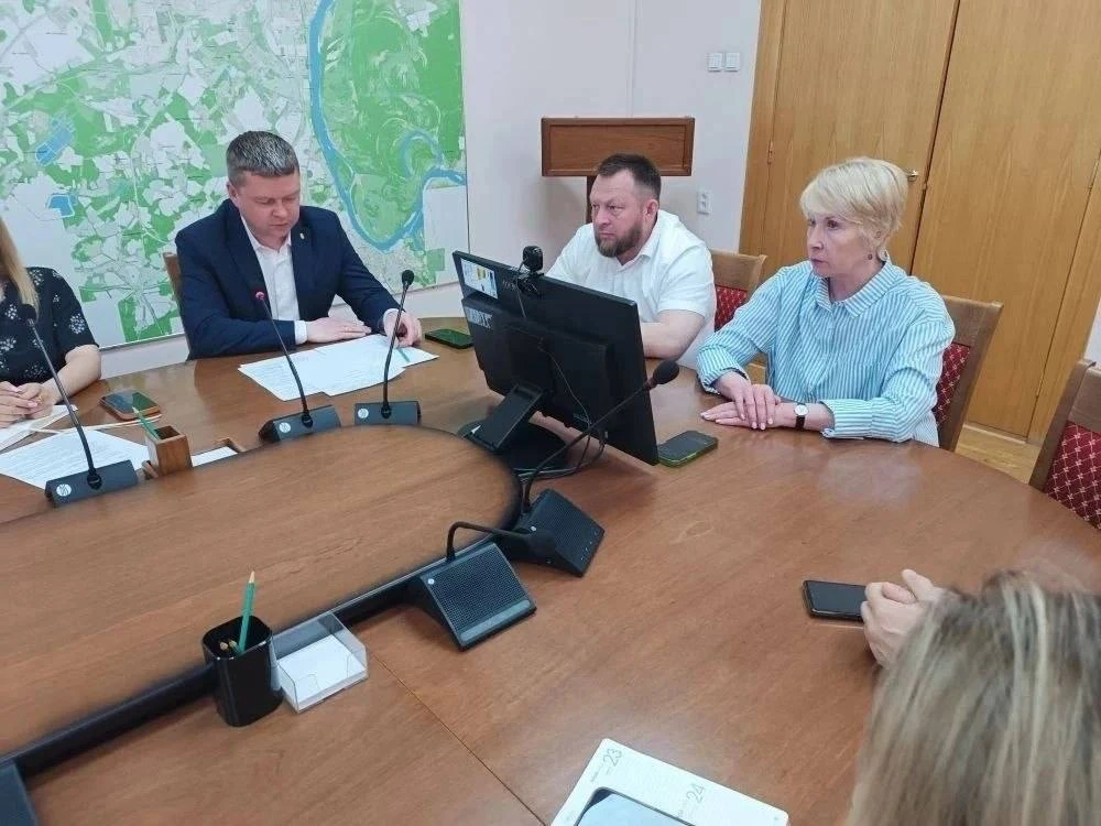 Власти Кирова потребовали ускорить уборку города и восстановление после раскопок  Сити-менеджер Вяче