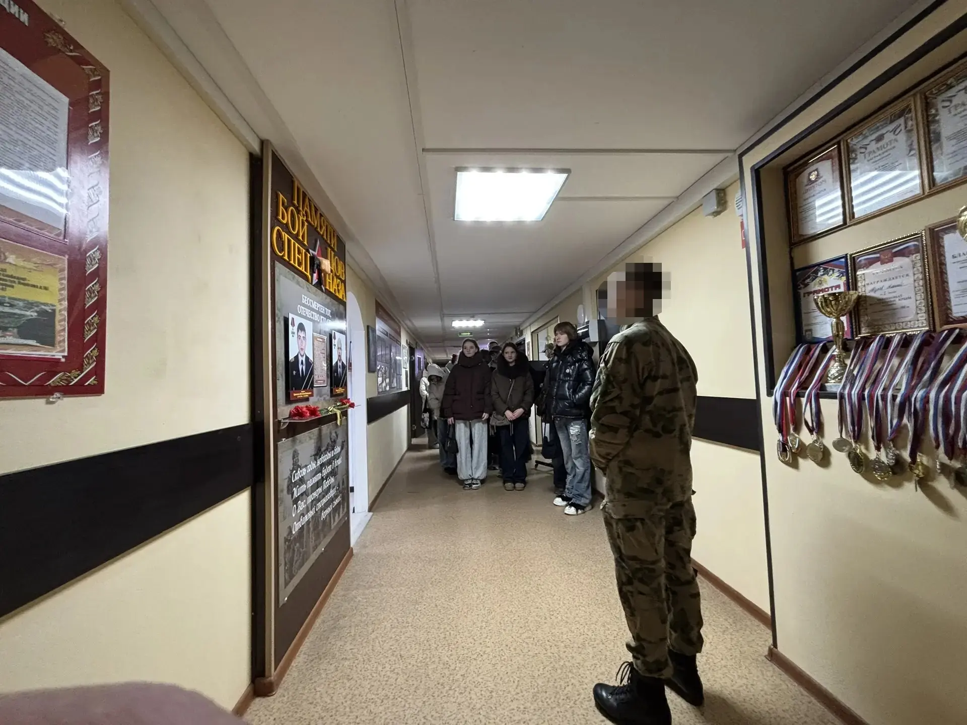 Школьники посетили воинскую часть Южного округа Росгвардии в Крыму  В преддверии 23-го февраля и 10-