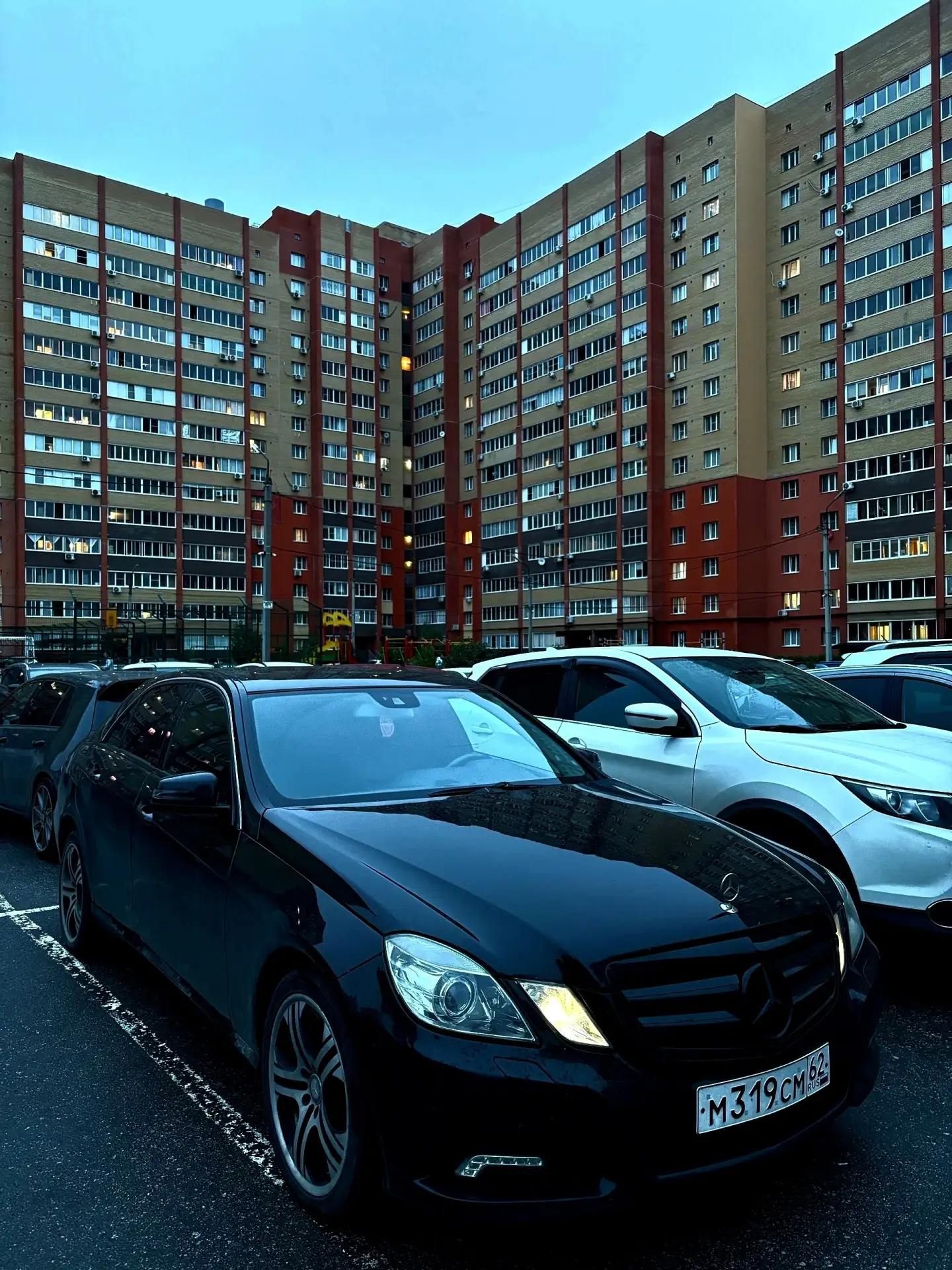 Продаётся Mercedes-Benz E-class 2010 года в 212 кузове.Установлен контрактный мотор с пробегом 30000