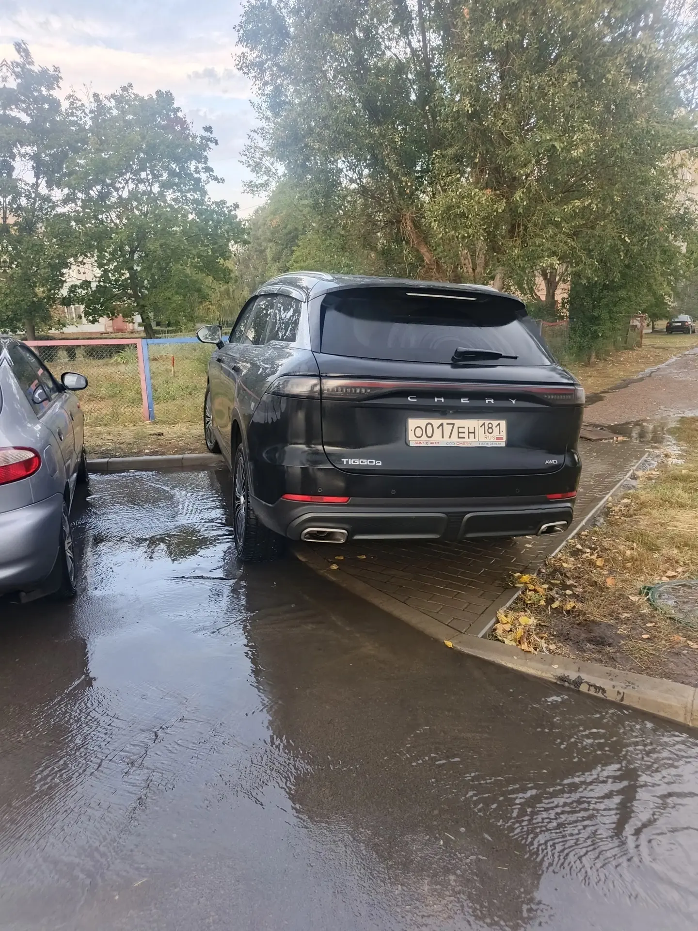Сегодня утром 03.09. Возле 51 школы, единственная пешеходная дорожка! Водитель был в ма...