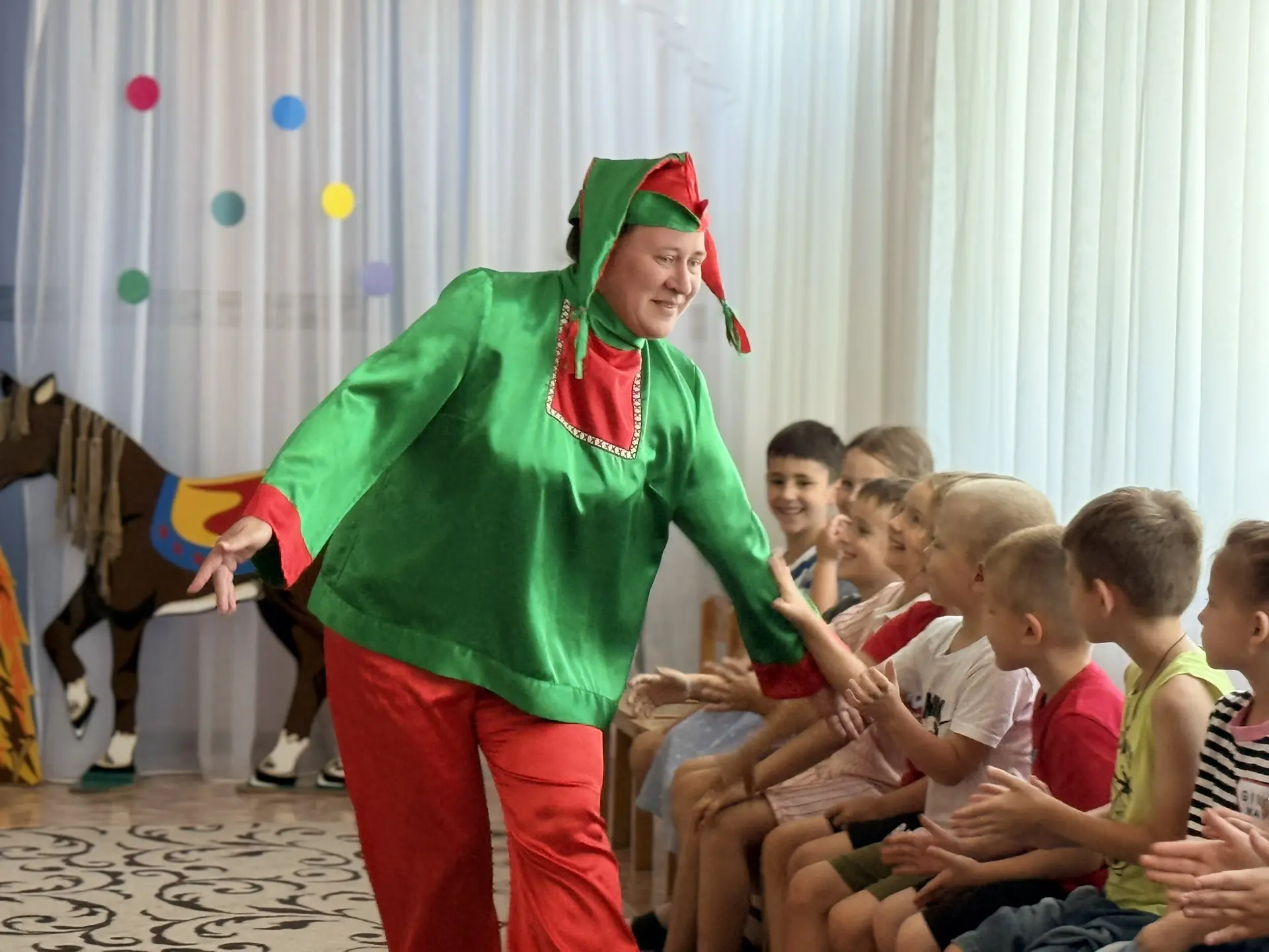 🎉 Русские народные забавы в нашем саду! 🎉

Сегодня у нас было настоящее погружение в традиции — мы