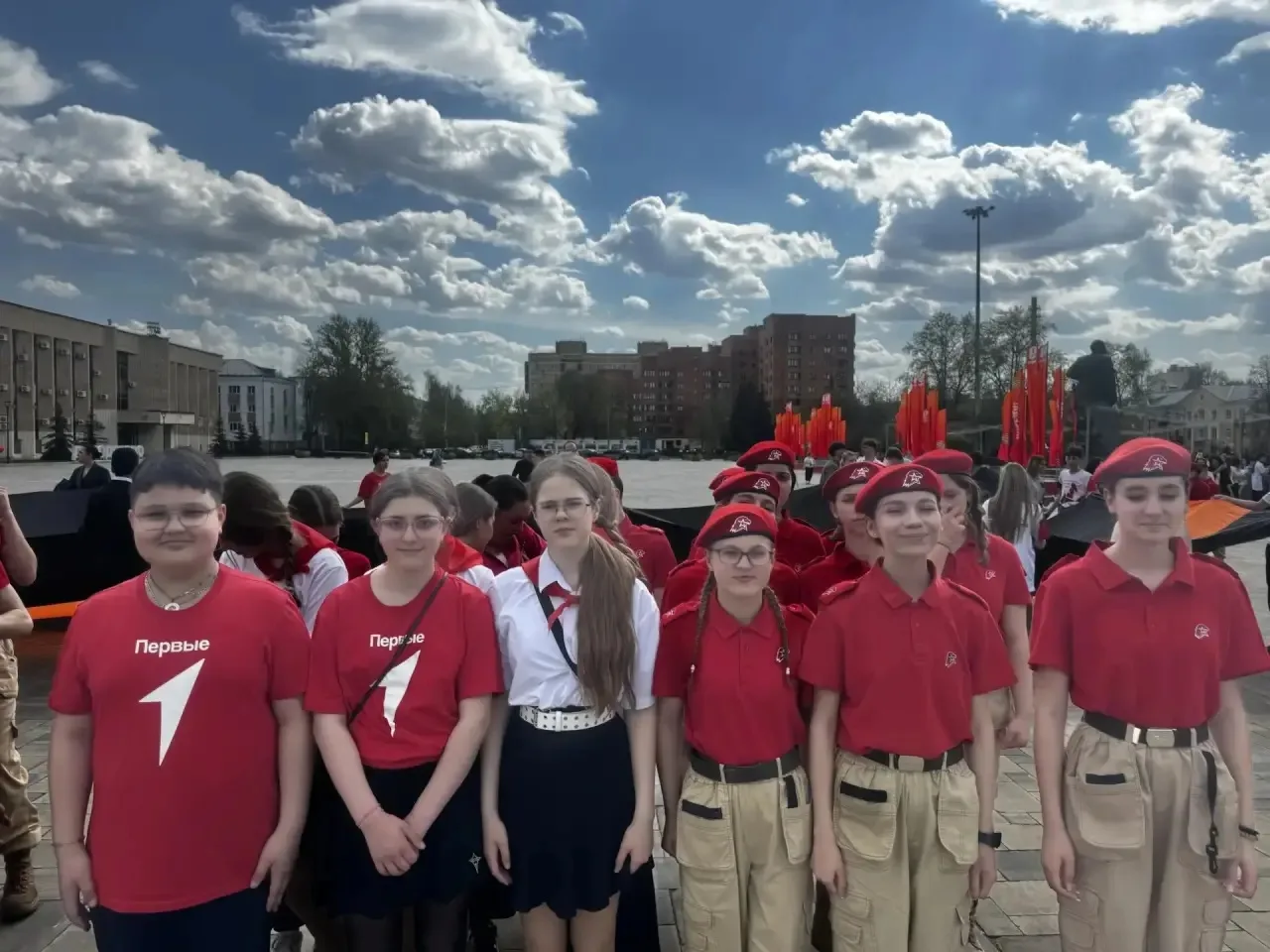 Флешмоб «Победа»  5 мая 2026 года ровно в 14:00 на площади 30-летия Победы состоялся Всероссийский ф