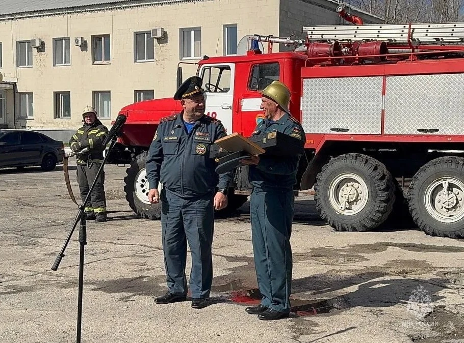 🤝Огнеборцы проводили начальника 48 ПСЧ на заслуженный отдых    👩‍🚒В торжественной обстановке проводи