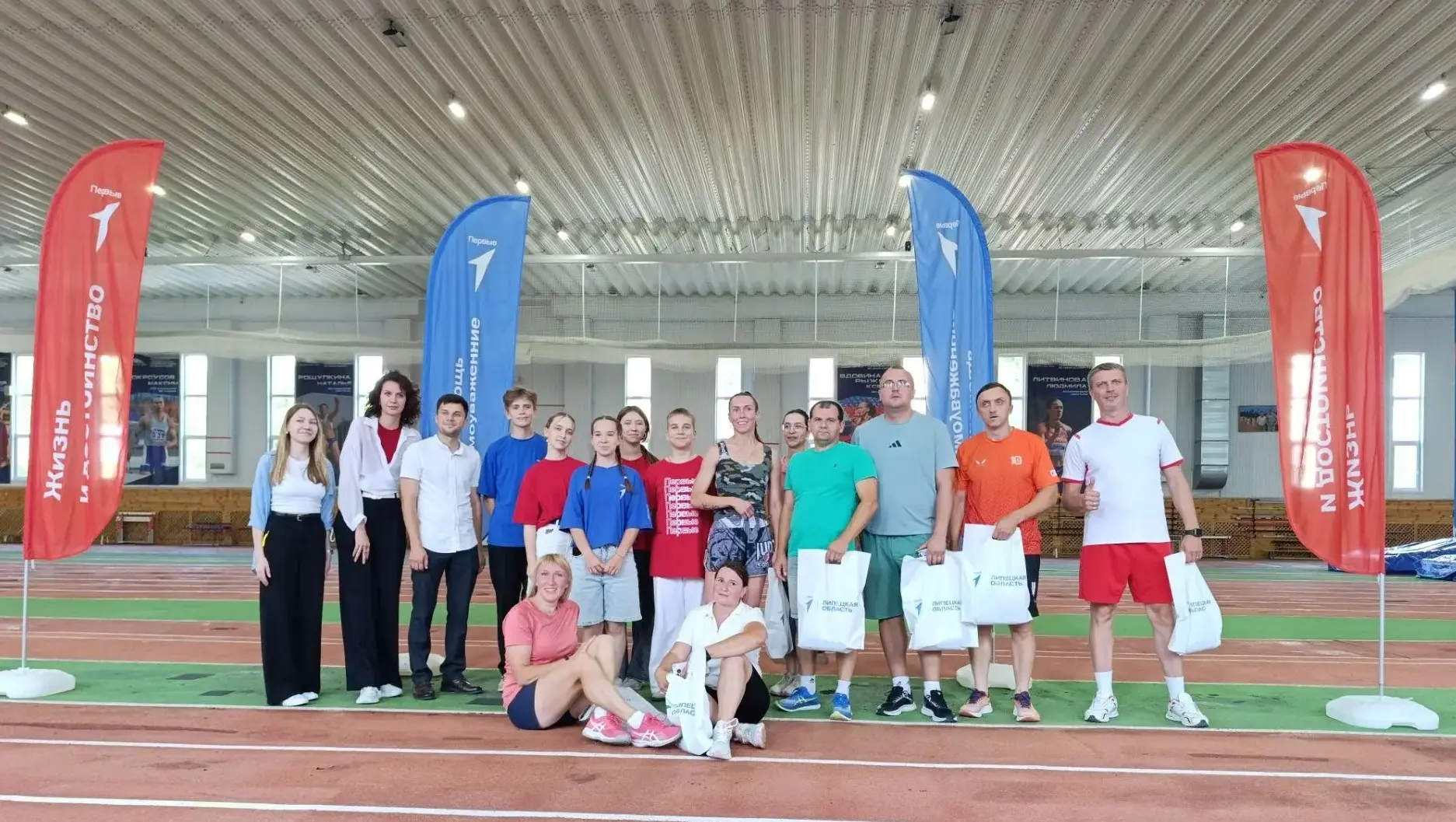 🇷🇺🎉 ВСЕРОССИЙСКИЙ КОНКУРС
Гуру физкультуры: серебро, которое дороже золота! 
 
🏟️ 15 июля  Дворе