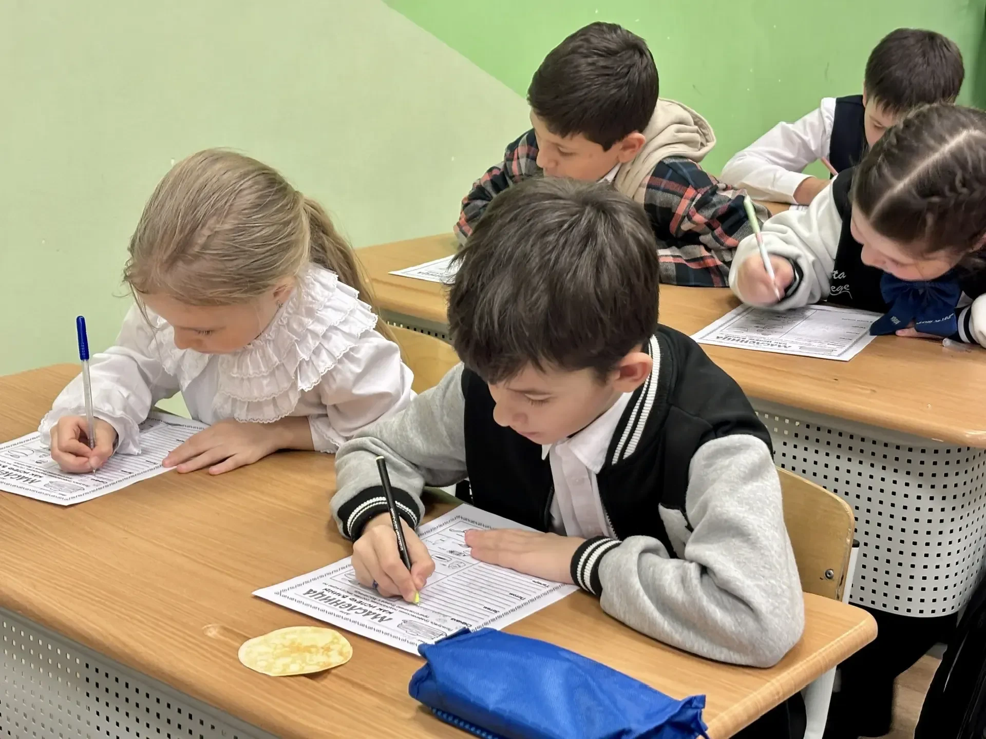 📍4Г погрузился в масленичные традиции!  Наставники и классный руководитель провели для ребят необычн