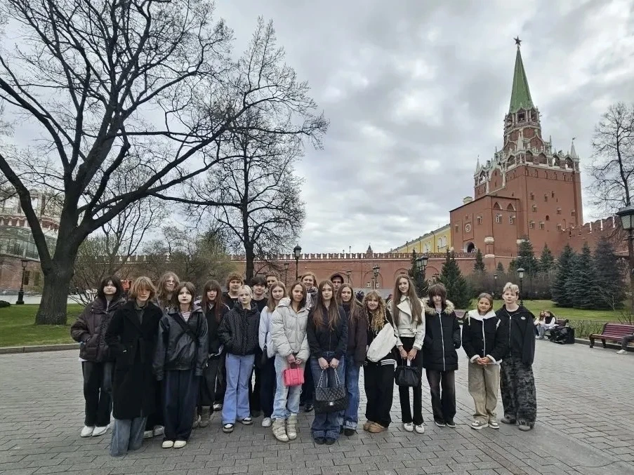 👑 Путешествие в историю  14 апреля ученики 5Б и 8П классов посетили Оружейную палату Московского Кре