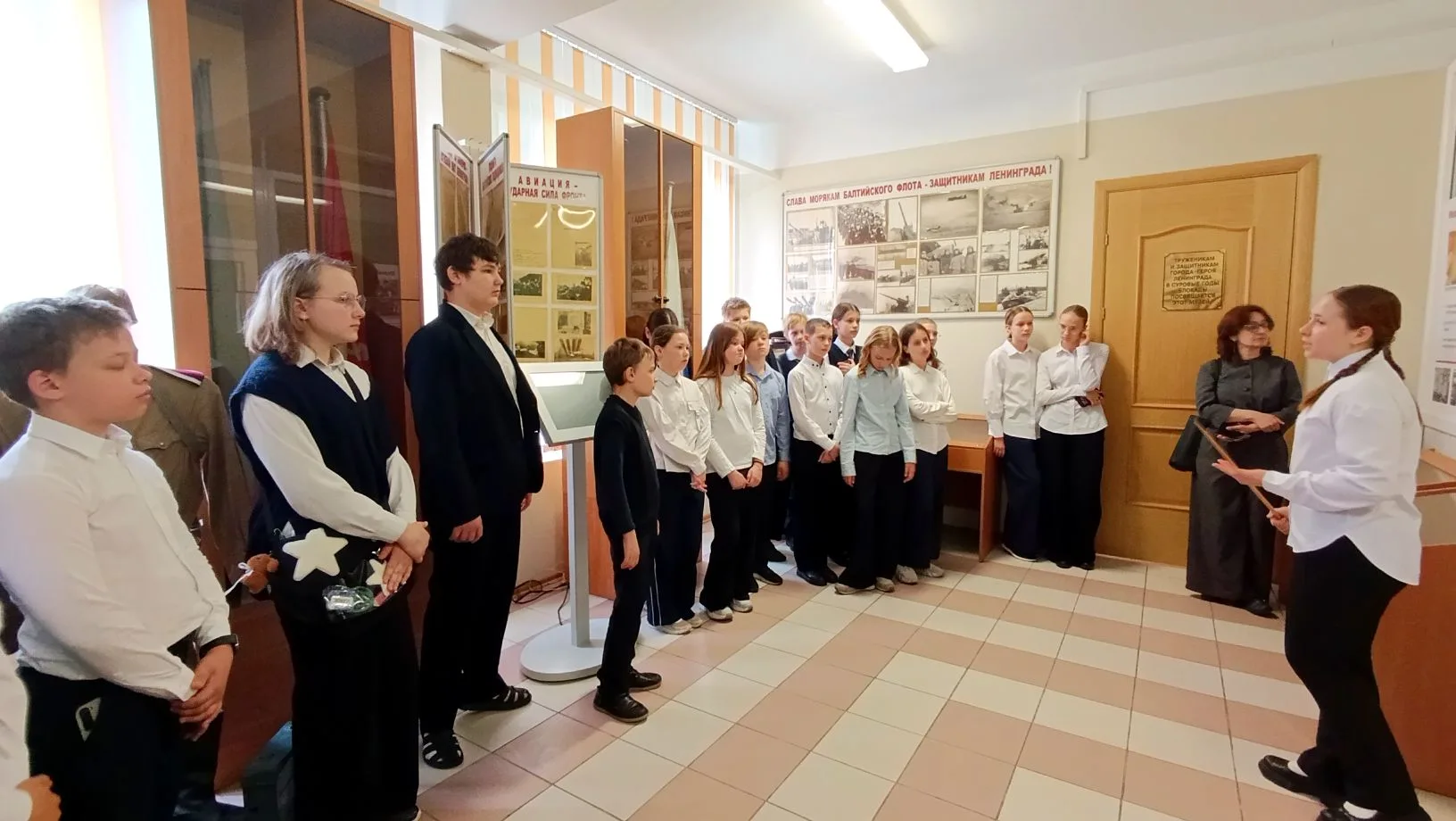 🇷🇺 В преддверии Международного дня музеев пятиклассники лицея прикоснулись к истории блокадного Лени