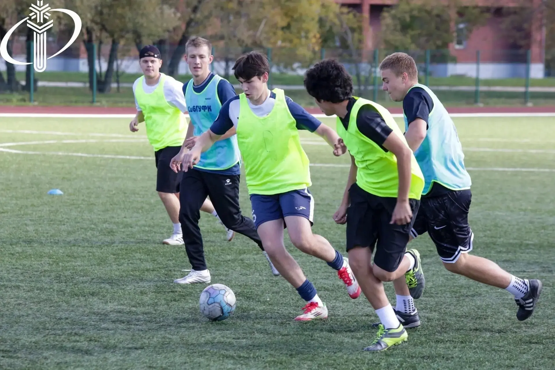 ⚽Сегодня на стадионе СибГУФК состоялся захватывающий товарищеский матч, в котором встре...