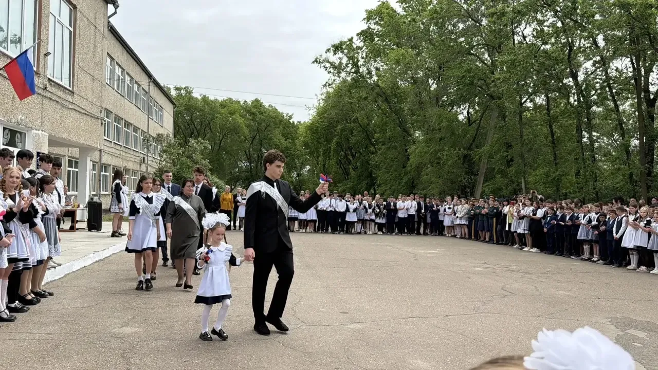 💥26 мая  в нашей школе прошла торжественная линейка «Последний звонок🔔».