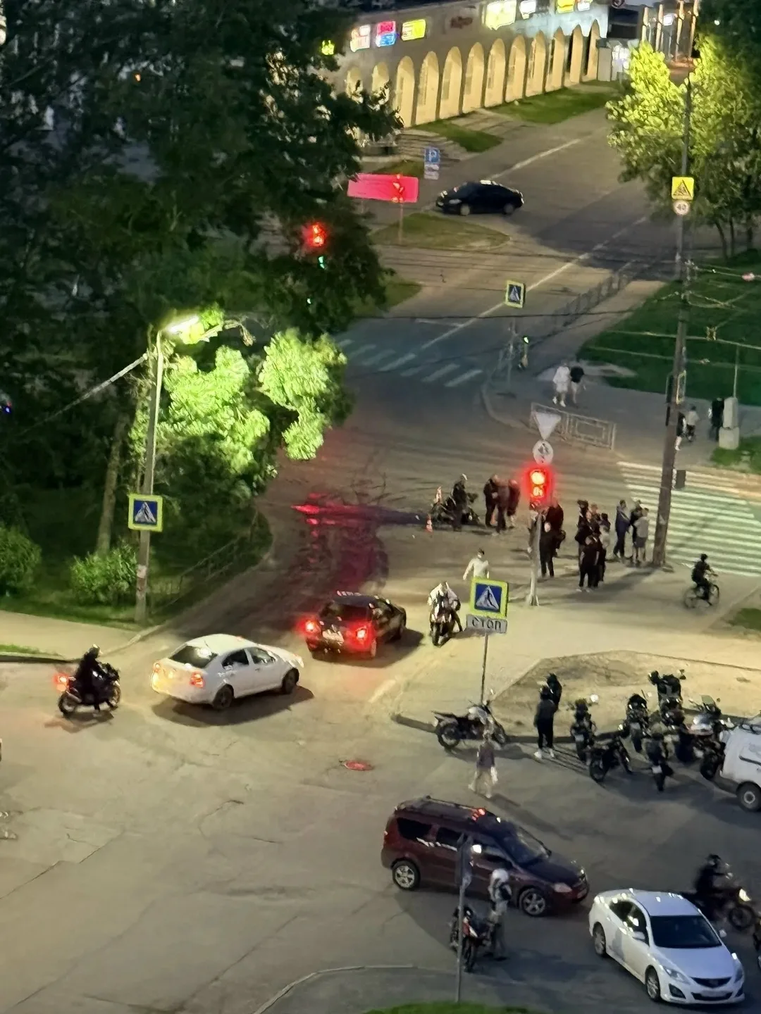 ⚡ Легковушка нарушила ПДД и сбила мотоциклиста

Вчера в Вологде на перекрестке Ленинградская-Костром