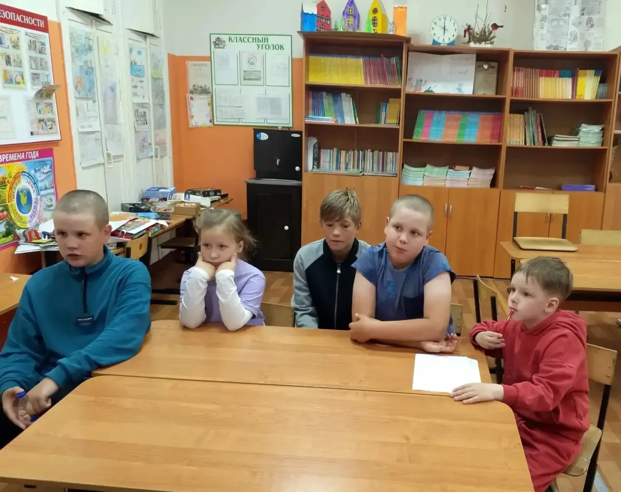 17 июня оказался очень насыщенным днем. 

Зарядка. 
Правила дорожного движения. 
Тематическая виктор