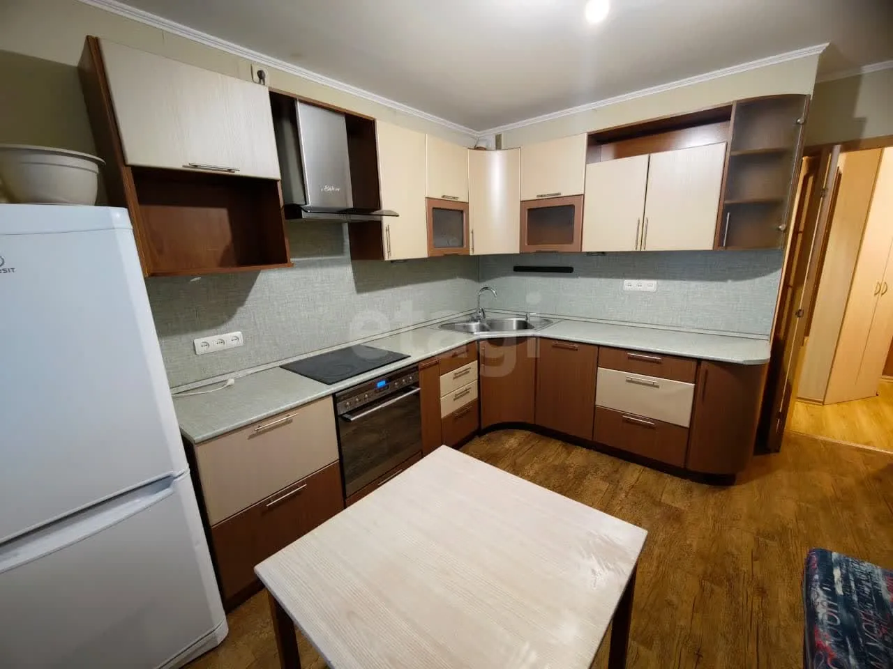 1-комн · 34 м² · 7/9 эт.

📍 Владивосток, ул. Героев Варяга, д. 4к2
🗺 Район: Бам

💰 Аренда: 35 000
