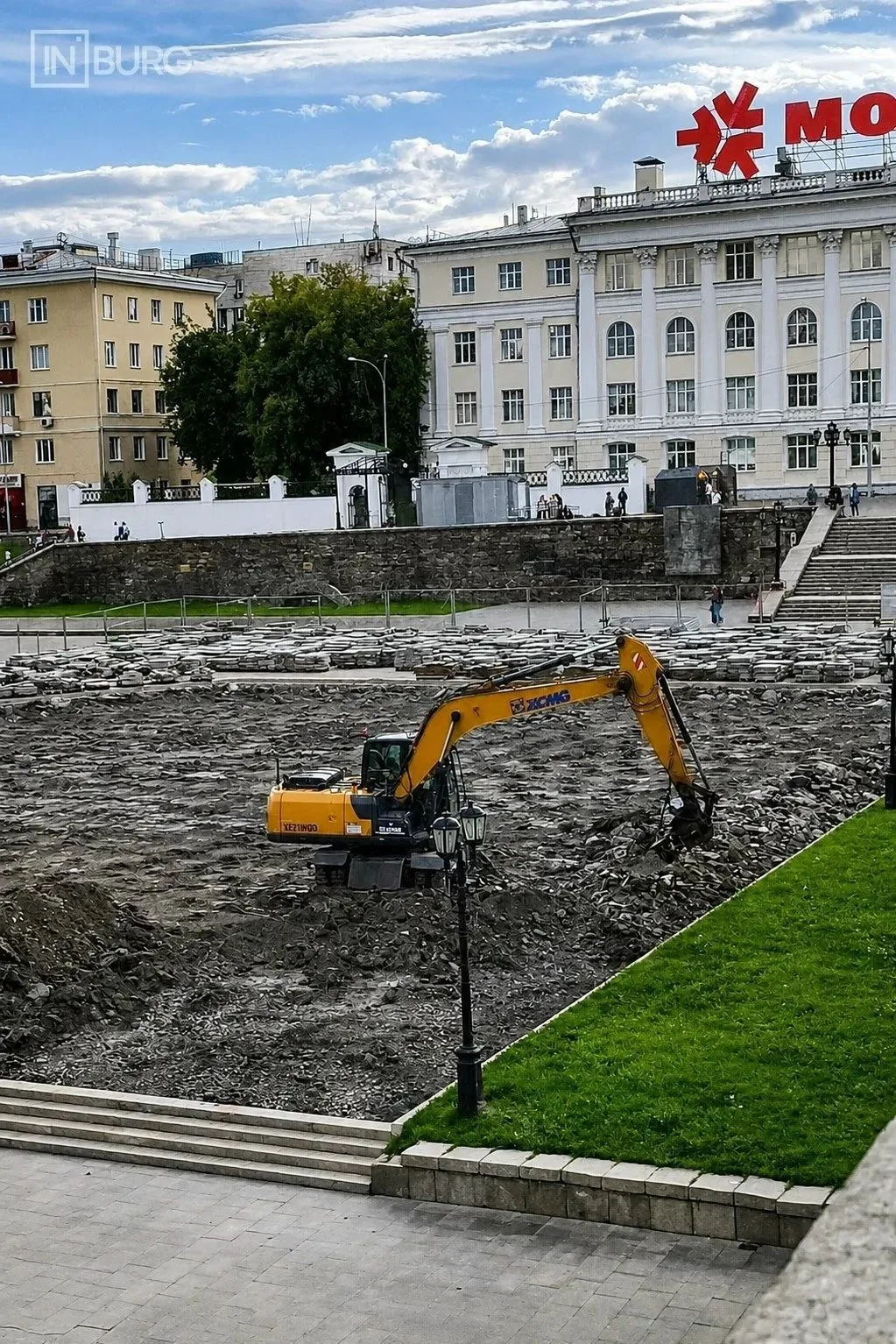 В Историческом сквере Екатеринбурга заменят плитку до 15 октября