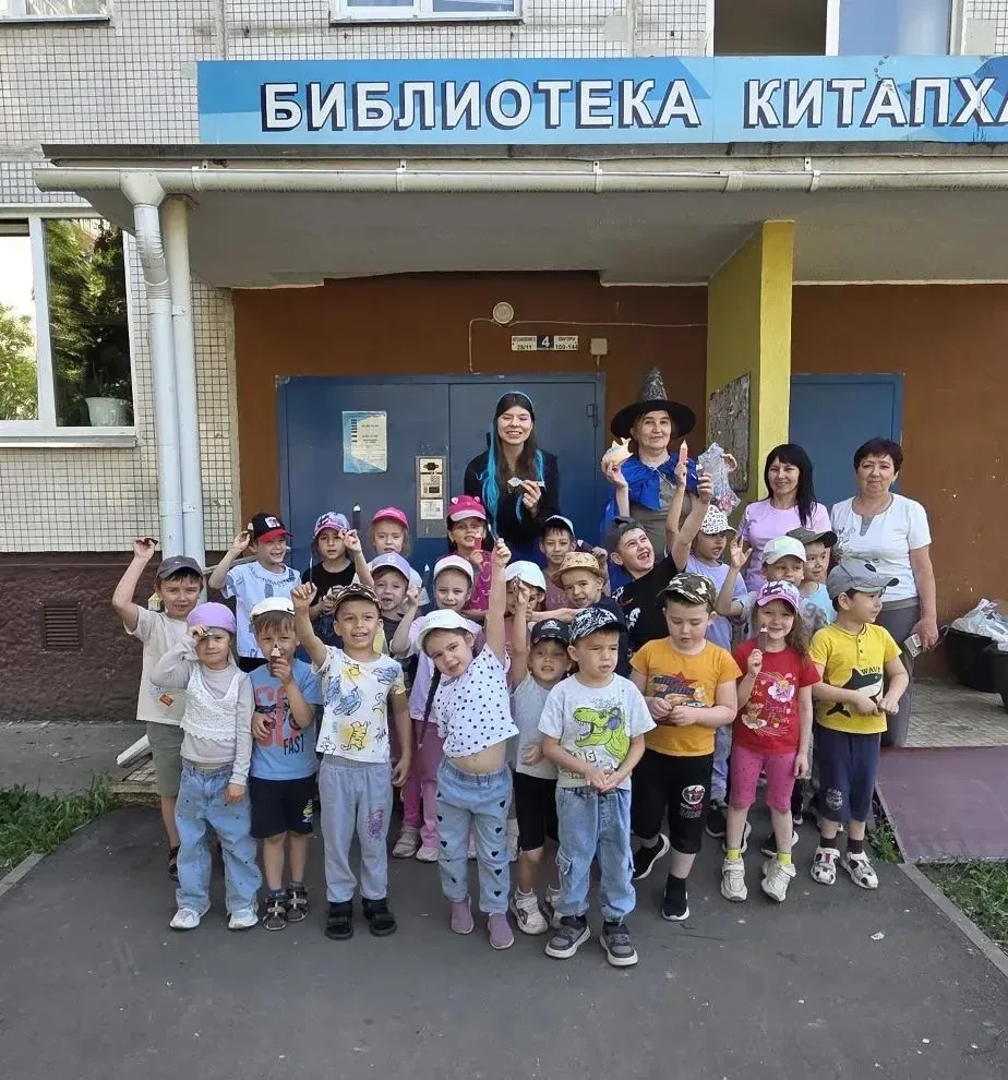 21 мая дети старших групп N2 и N4 посетили детскую городскую библиотеку. Их встретили с...