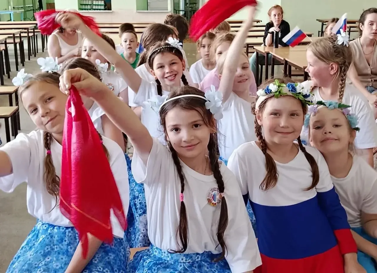 Мы живём в России - и это звучит гордо! 🎶💥

Сегодня в «Солнцевороте» случилось главное событие это