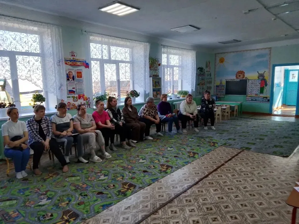 Для родителей будущих первоклассников был организован дискуссионный  круглый стол "Гото...