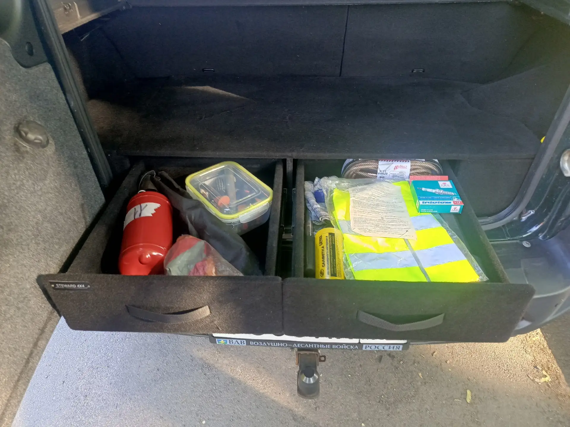 Продам органайзер для автомобиля НиваТревел и шевинива. В идеальном состоянии. Цена 5 т...