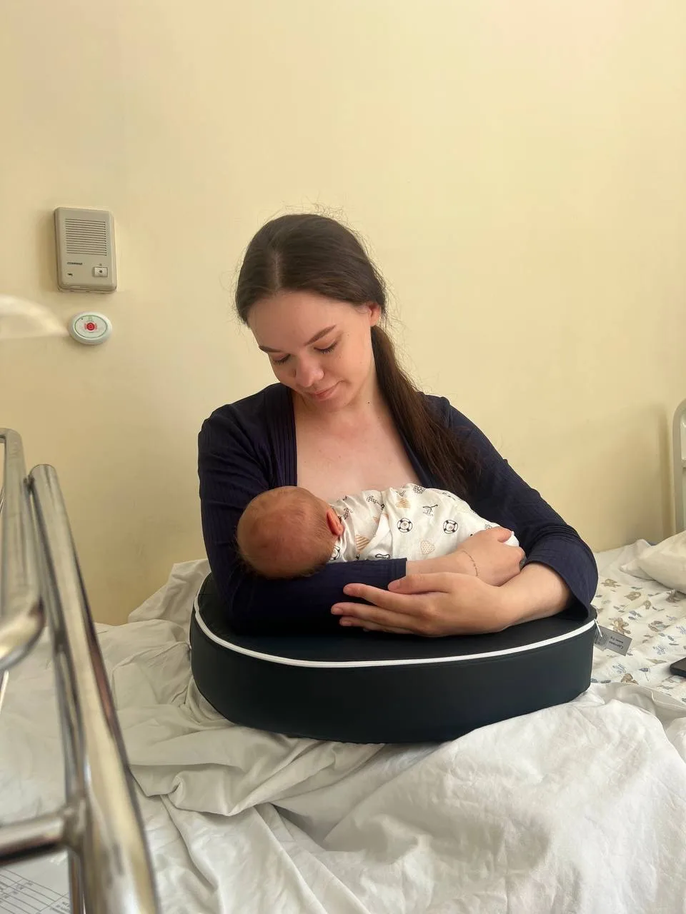 🤱🏼В Родильном доме № 3 появились подушки для комфортного грудного вскармливания

Теперь мамам буде