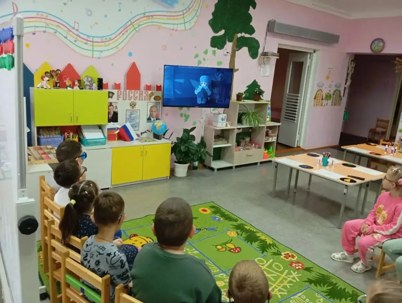 В подготовительной группе прошло тематическое занятие, посвящённое Международному дню п...