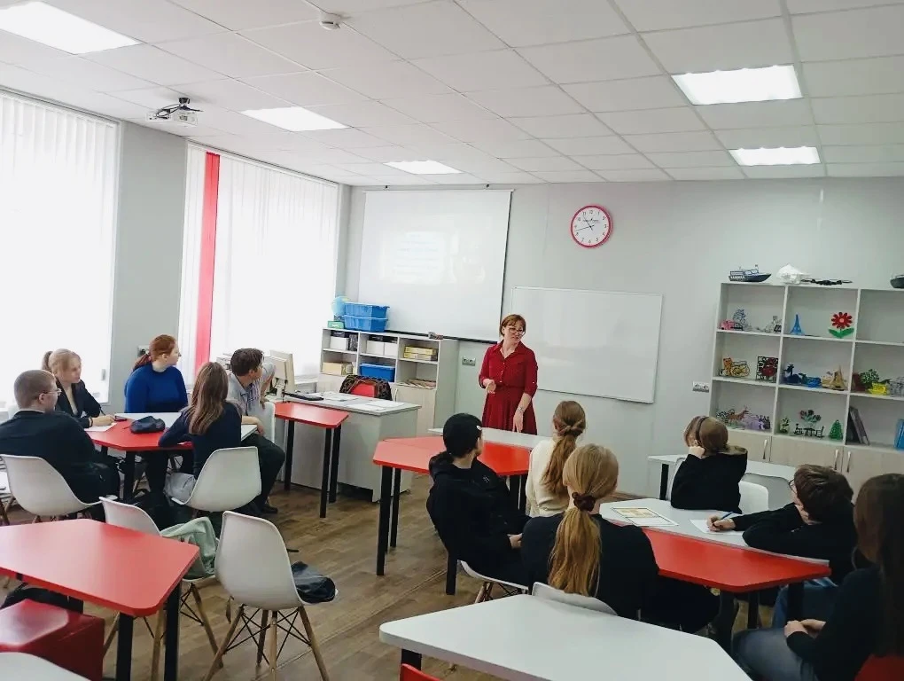 В школах России День славянской письменности и культуры отмечается как важное событие, ...