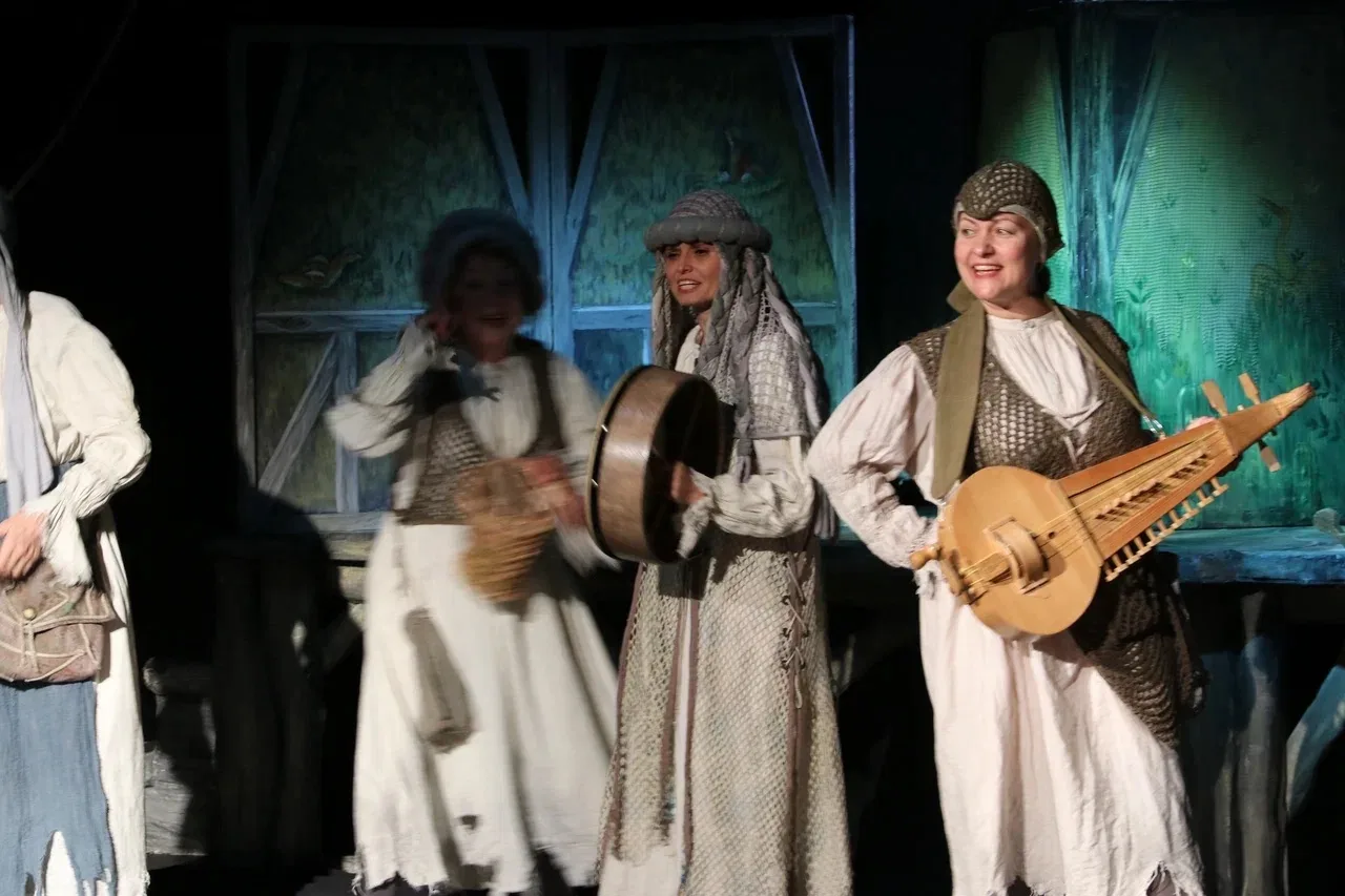🎭 На нашей сцене открылись большие гастроли Ярославского государственного театра кукол...