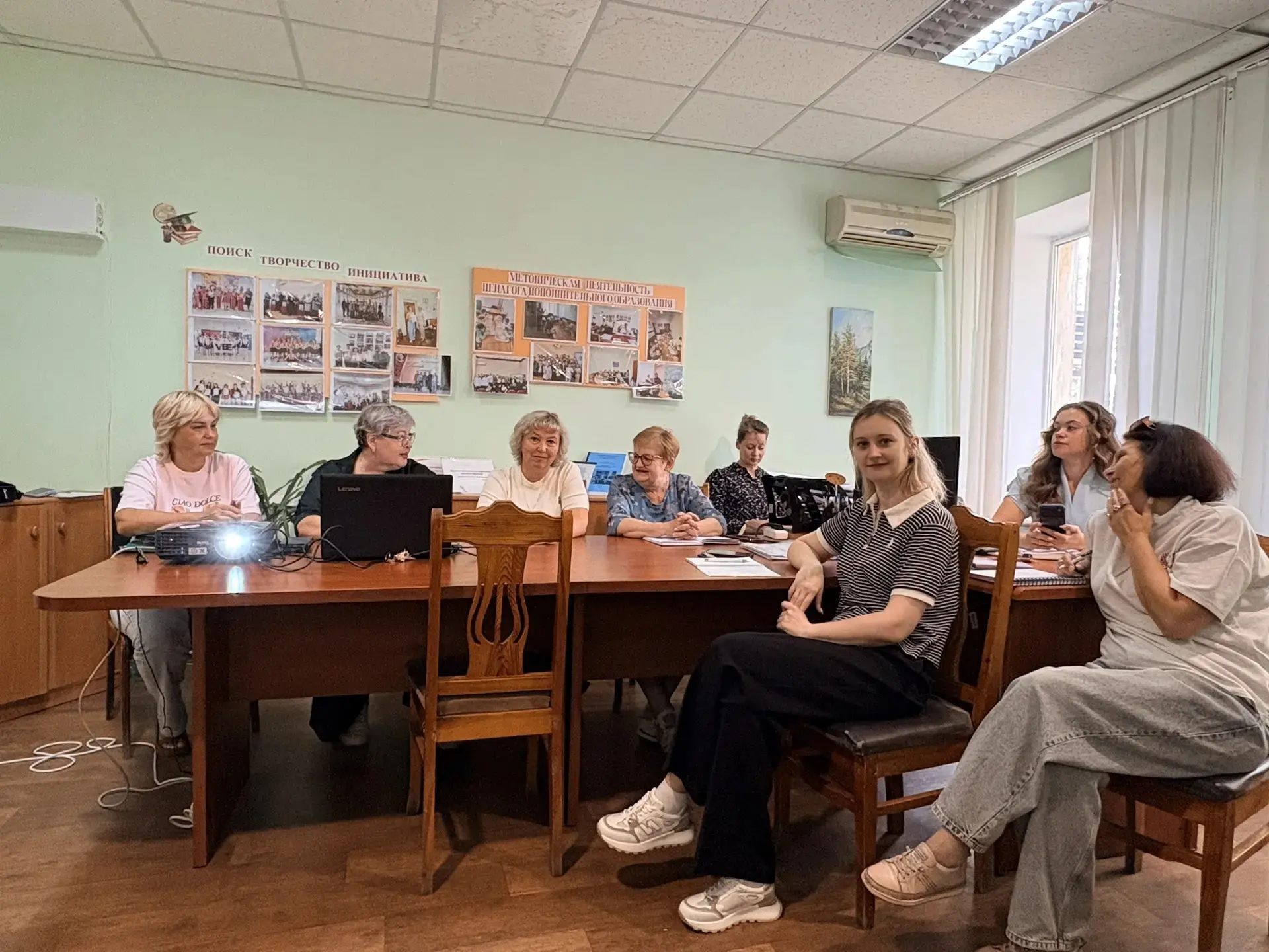 28 августа в ГБУ ДО ЛНР "АЦДТ" состоялось заседание установочного педагогического совет...