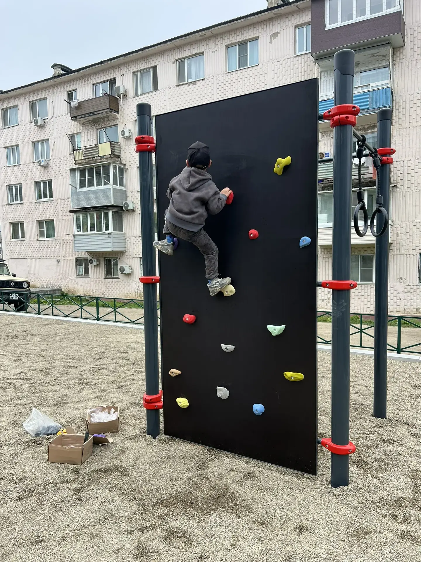 В Зарубино завершилось благоустройство спортивной площадки, установленной по конкурсу "Твой проект" 