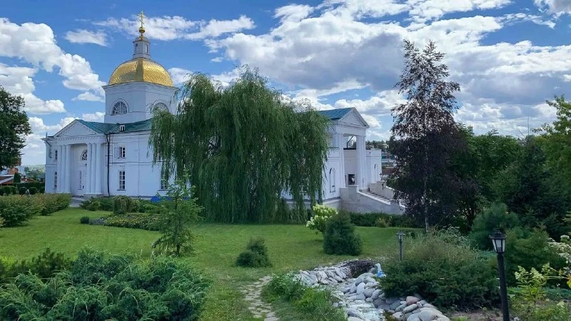 Елец: куранты, старинные храмы, Воргольские скалы и кружево