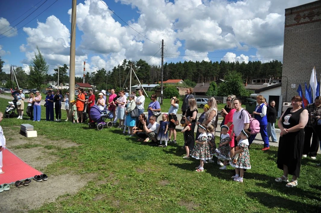 В поселке Светлый сегодня прошел праздничный концерт, посвященный Дню России