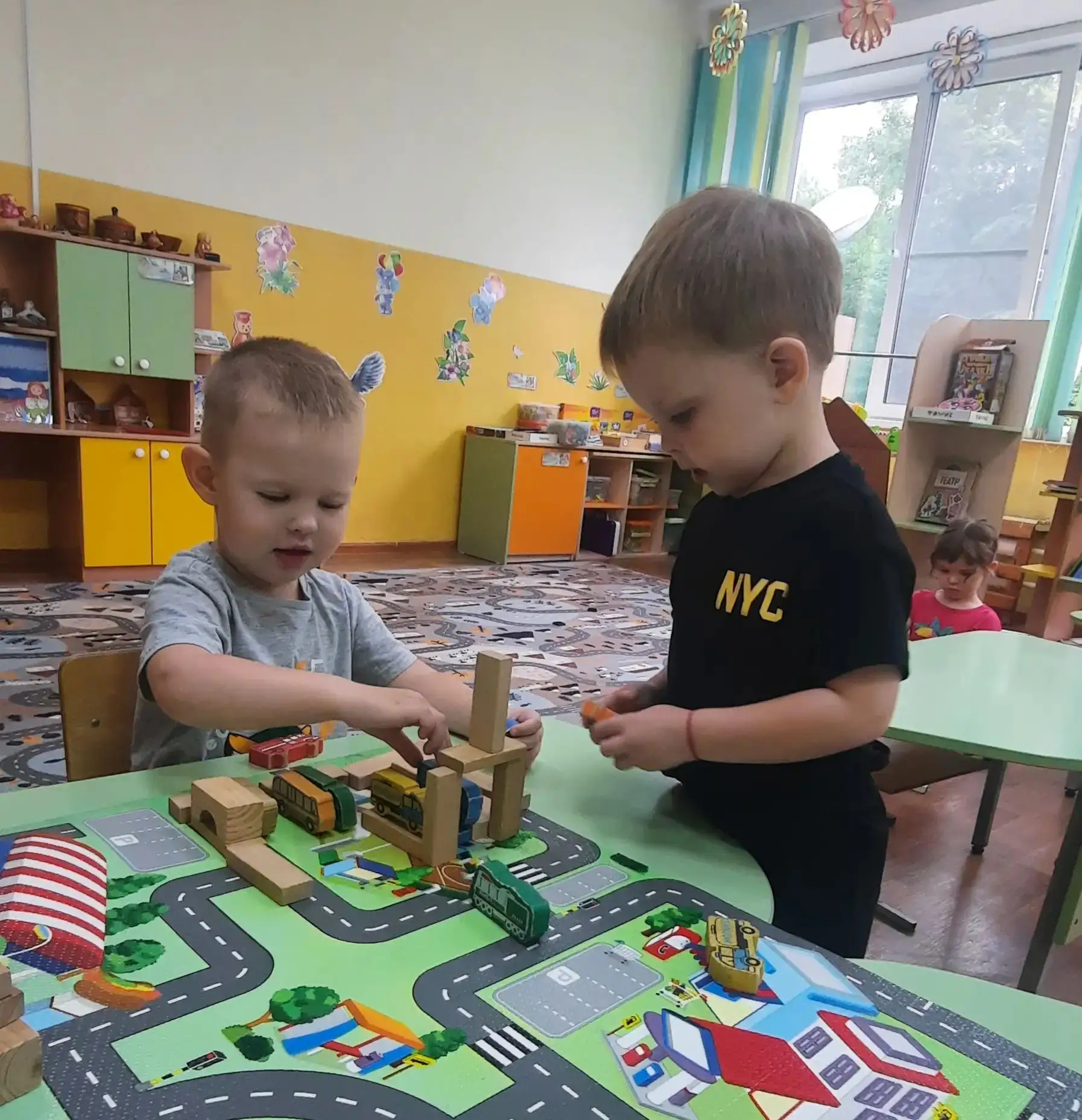 🚗 Пип-пип! Осторожно, едет машина!