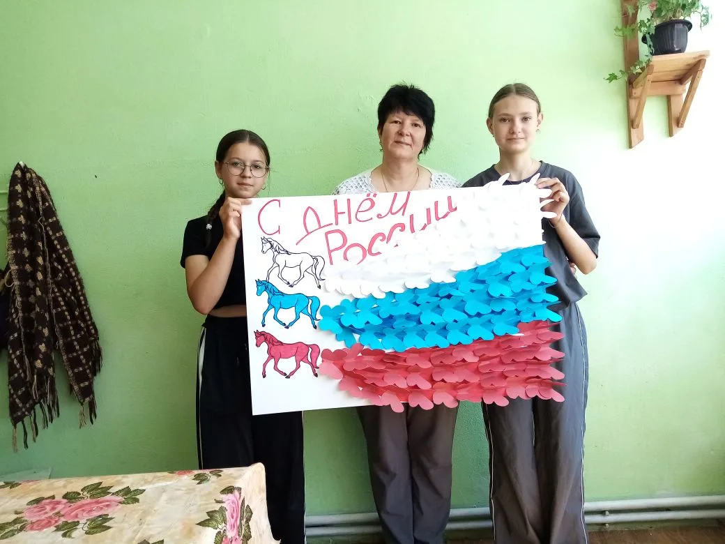 «День России: создаём флаг из бабочек — символ единства и красоты!