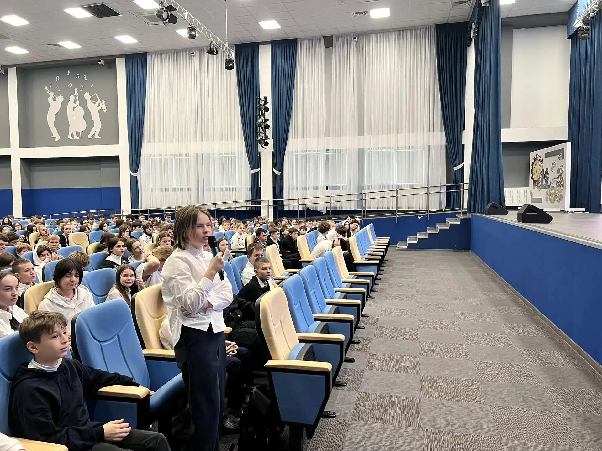 Когда все преступленья замолятся? Ведь, казалось, пришла пора. Ты ответишь ли, балка Змиёвская? Ты в