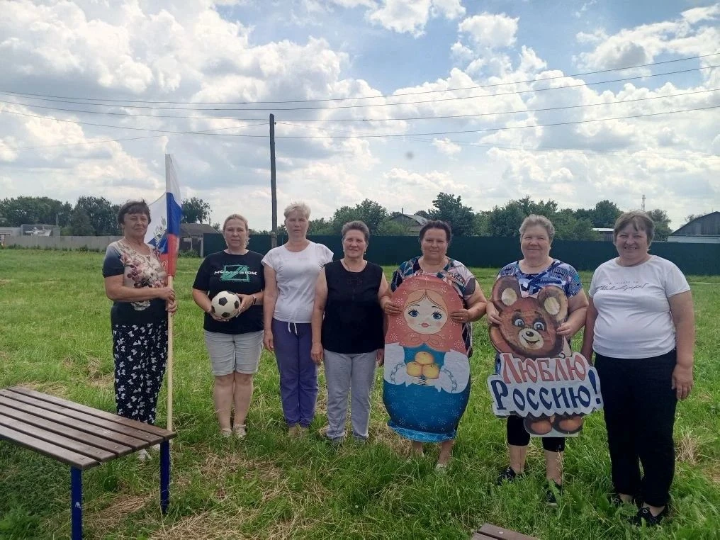 Молодость души не знает возраста! Как клуб «Позитив» отметил День России

В честь главного государст